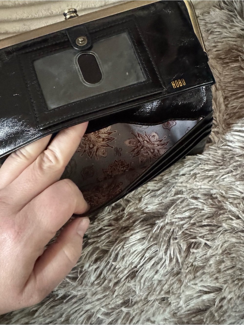 NWOT HOBO Continental Bi-Fold Wallet with Kisslock, Zipper, and Outer Pocket - Picture 8 of 8